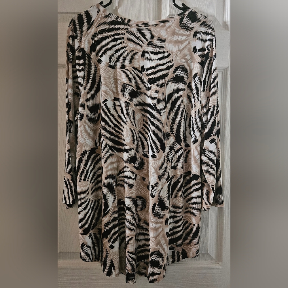 JM Collection 3/4 Sleeve Top - Picture 2 of 4